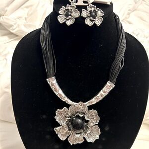 Black and silver fashion necklace with earrings